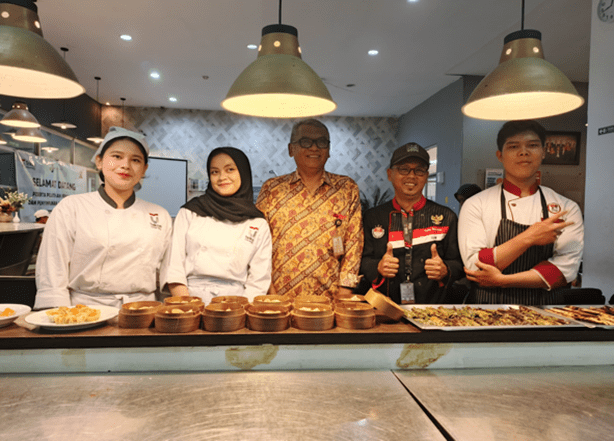 Tim Abdimas D3 Perhotelan